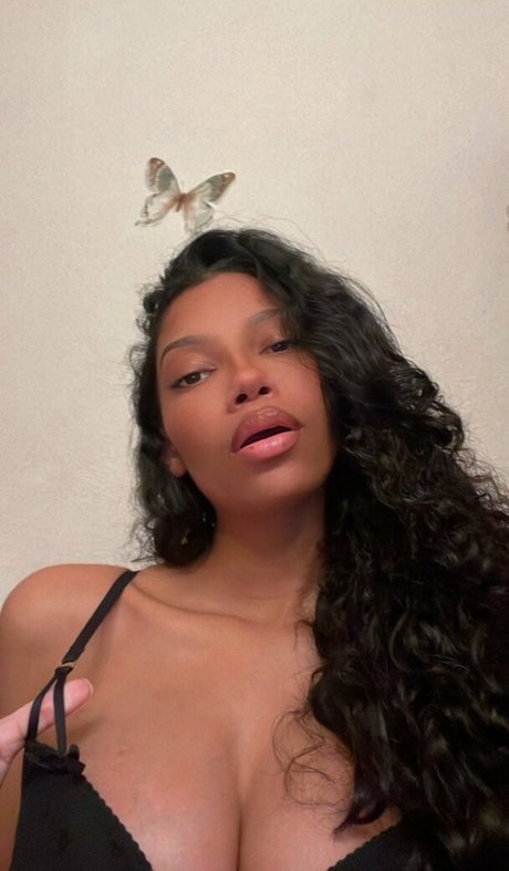 Foto di nudo di fuga di OnlyFans di Eden Jabari