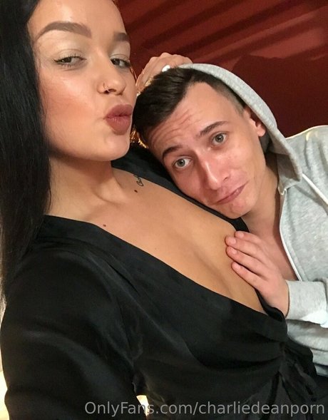 Foto di nudo di fuga di OnlyFans di Charliedeanporn