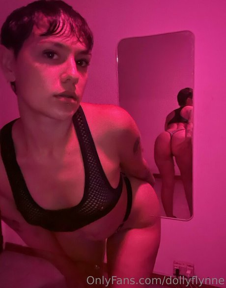 Foto di nudo di fuga di OnlyFans di Dollyflynne