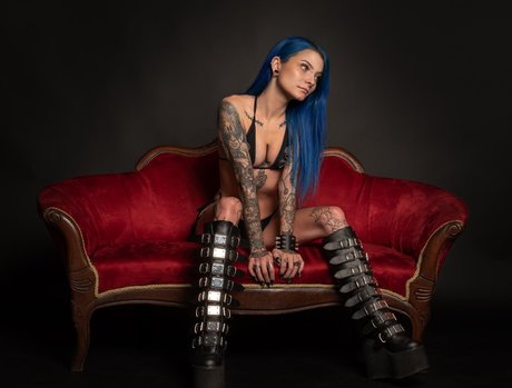 Foto di nudo di fuga di OnlyFans di Justine Schiavone