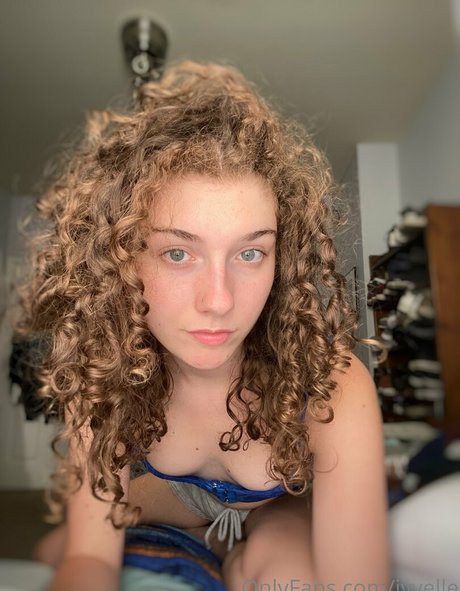 Foto di nudo di fuga di OnlyFans di Ivyelle