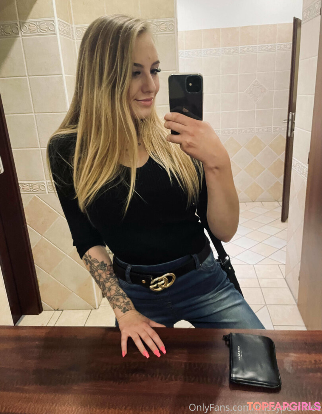 Foto di nudo di fuga di OnlyFans di Brittneyleathers #37 Foto di nudo di fuga di OnlyFans di Brittneyleathers #37