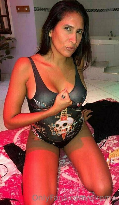 Foto di nudo di fuga di OnlyFans di Direma