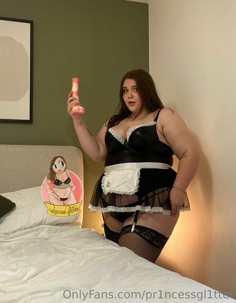 Foto di nudo di fuga di OnlyFans di Pr1ncessgl1tterfree
