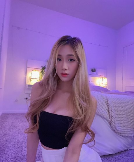Foto di nudo di fuga di OnlyFans di Yougelly