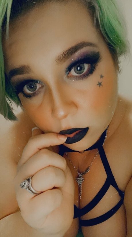 Foto di nudo di fuga di OnlyFans di Unsupervisedhousewife