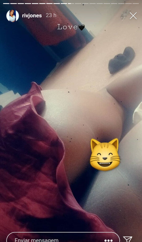 Foto di nudo di fuga di OnlyFans di Riv Jones