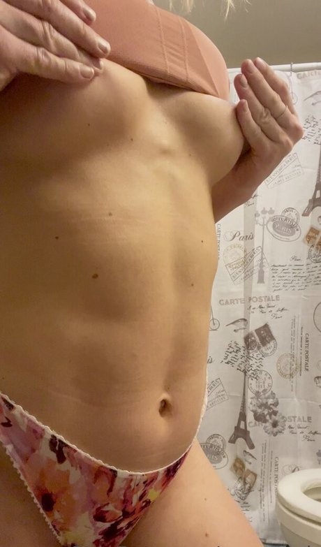 Foto di nudo di fuga di OnlyFans di Mary Abx