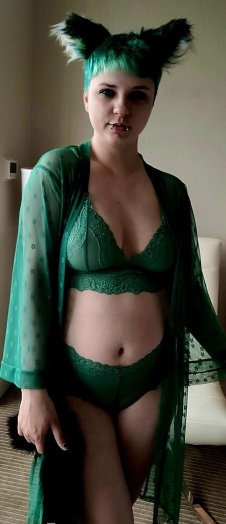 Foto di nudo di fuga di OnlyFans di Miramira420