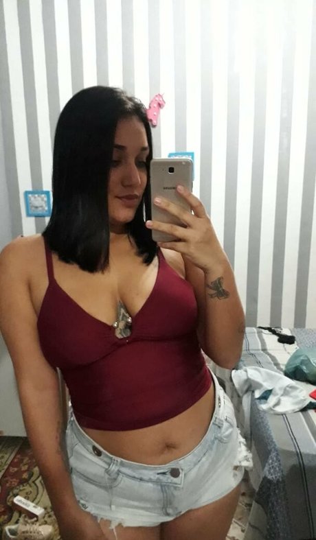 Foto di nudo di fuga di OnlyFans di Anathalia Cristina