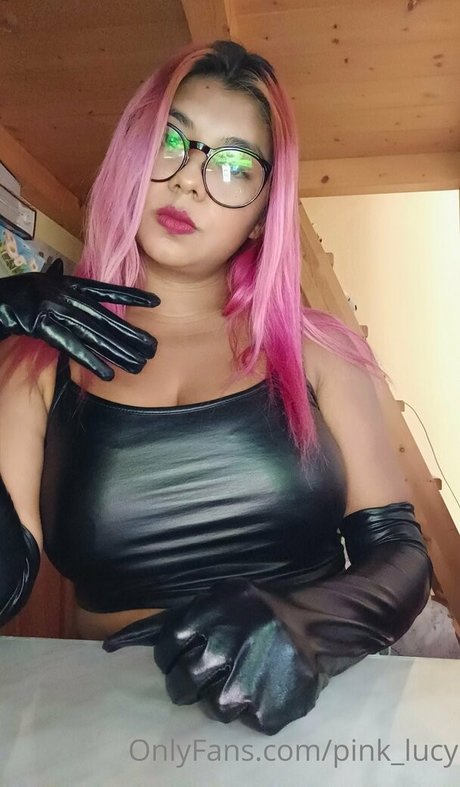 Foto di nudo di fuga di OnlyFans di Pinklucy
