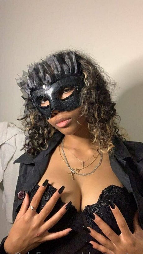 Foto di nudo di fuga di OnlyFans di Chronixxtay