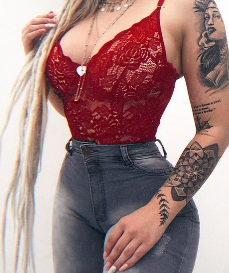 Foto di nudo di fuga di OnlyFans di Victoria Macan