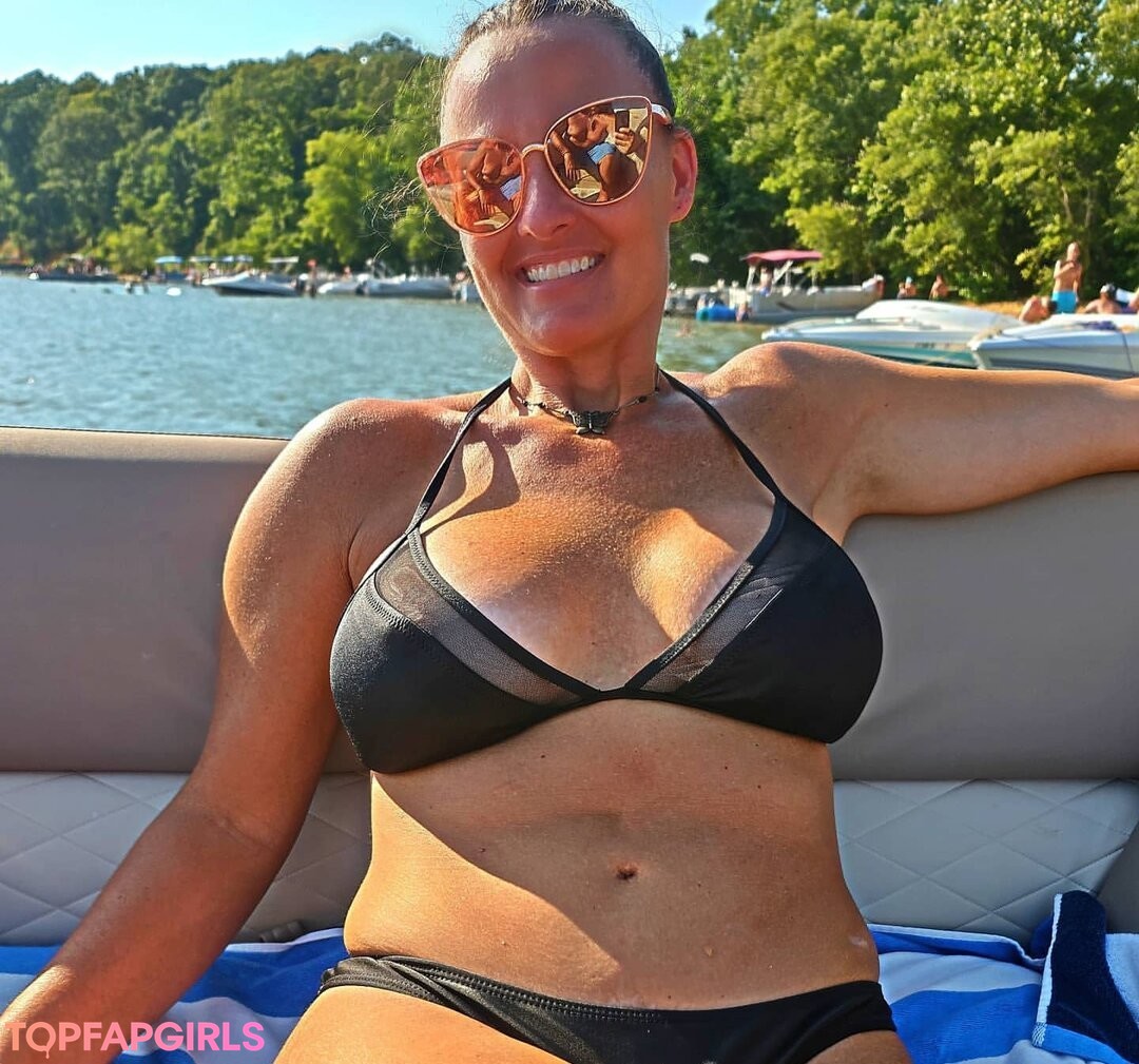 Foto di nudo di fuga di OnlyFans di Baddie2thebone #22 Foto di nudo di fuga di OnlyFans di Baddie2thebone #22