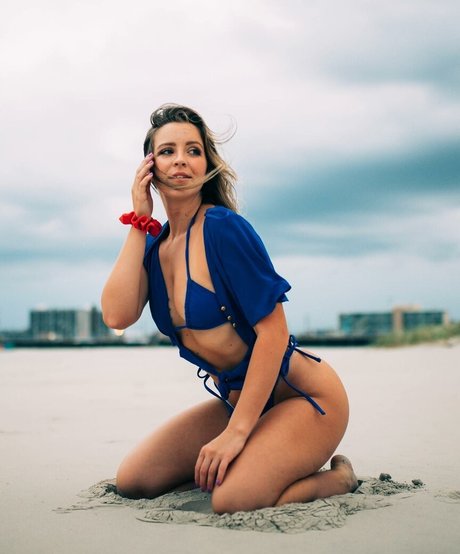 Foto di nudo di fuga di OnlyFans di Sarah Senecal