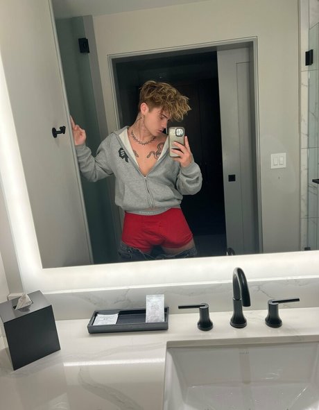 Foto di nudo di fuga di OnlyFans di Itscodyandrew