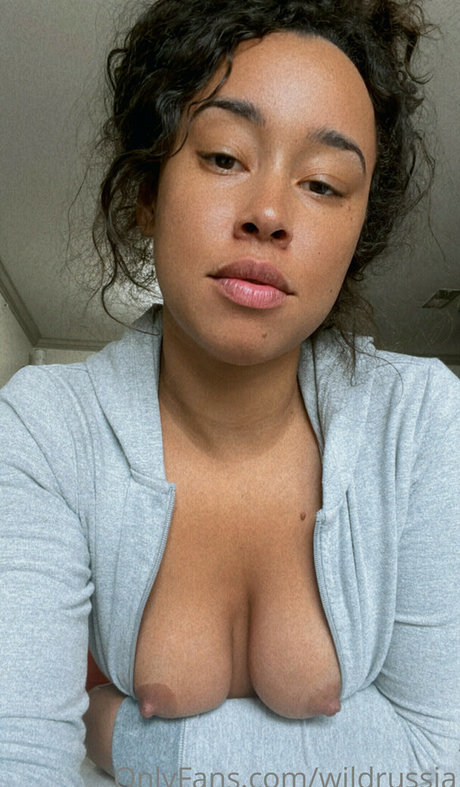 Foto di nudo di fuga di OnlyFans di Wildrussia