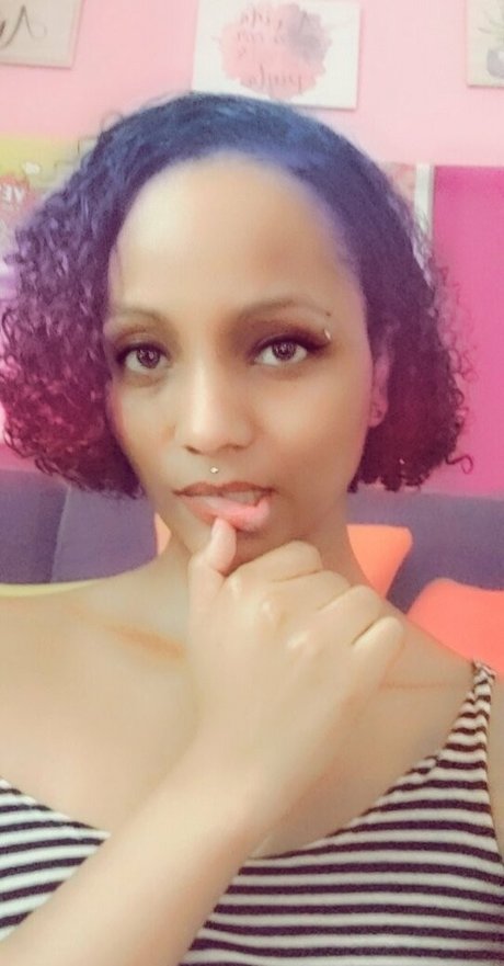Foto di nudo di fuga di OnlyFans di Lisasubqueen