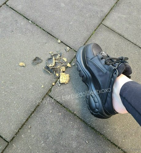 Barbiedollfeetxoxofree