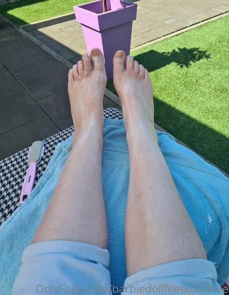 Barbiedollfeetxoxofree