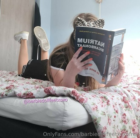 Barbiedollfeetxoxofree