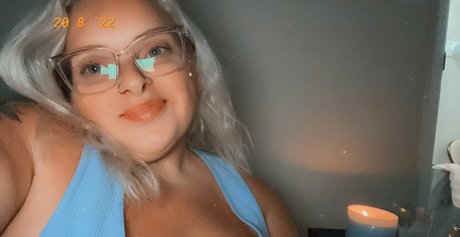 Foto di nudo di fuga di OnlyFans di Lilmissross