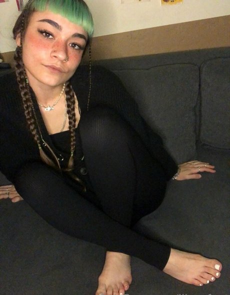 Foto di nudo di fuga di OnlyFans di Lilucyfeet