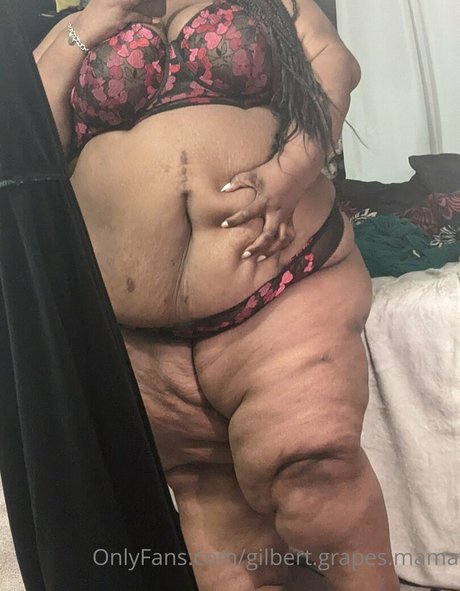 Foto di nudo di fuga di OnlyFans di Gilbertgrapesmama