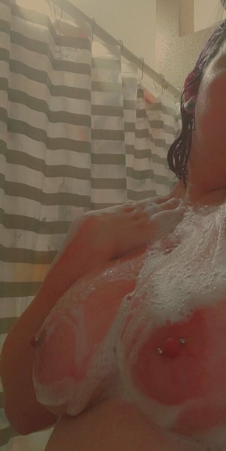Foto di nudo di fuga di OnlyFans di Pixieprincess1994