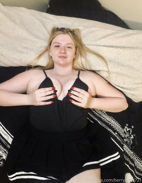 Foto di nudo di fuga di OnlyFans di Berrybabe721