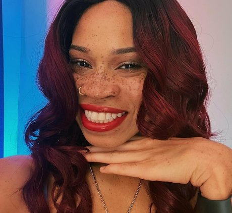 Goddessrosiereed
