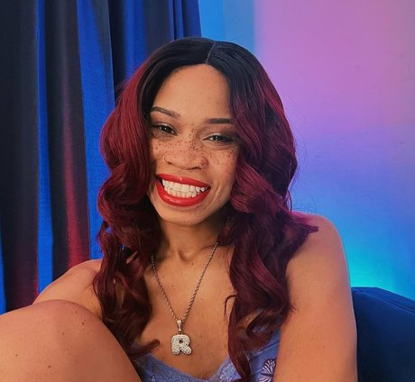 Goddessrosiereed