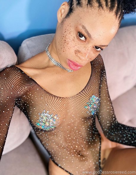 Foto di nudo di fuga di OnlyFans di Goddessrosiereed