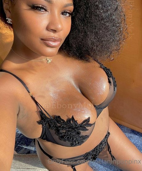 Foto di nudo di fuga di OnlyFans di Playwithnelx