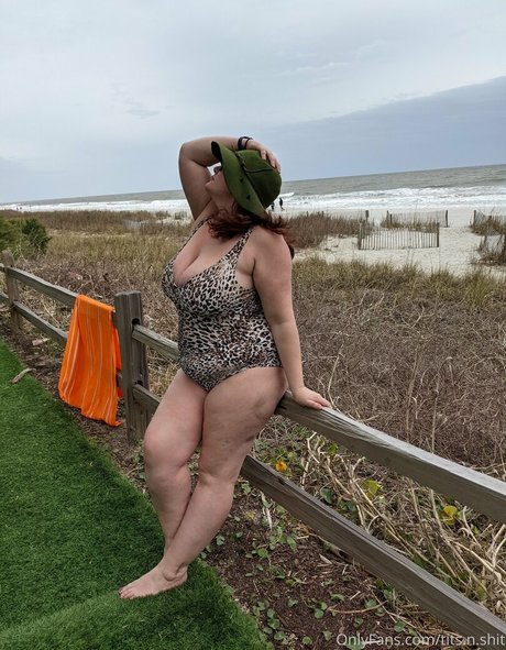 Titsnshit