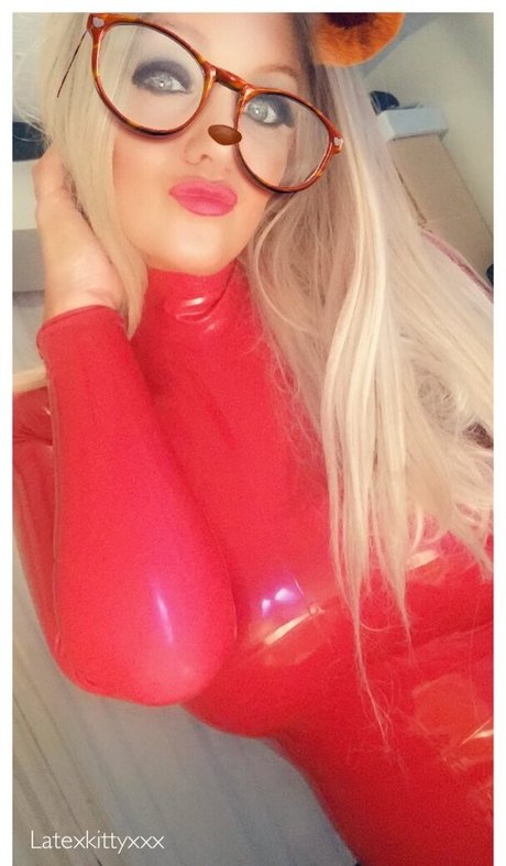 Foto di nudo di fuga di OnlyFans di Latexkittyxxx