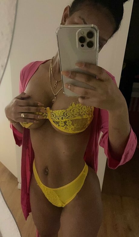 Foto di nudo di fuga di OnlyFans di Leydiitavarez