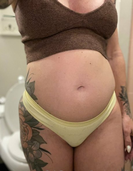 Foto di nudo di fuga di OnlyFans di Lusciousbelly