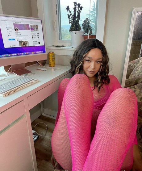 Foto di nudo di fuga di OnlyFans di Nariluvsu
