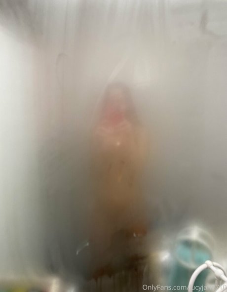Foto di nudo di fuga di OnlyFans di Lucyjane710
