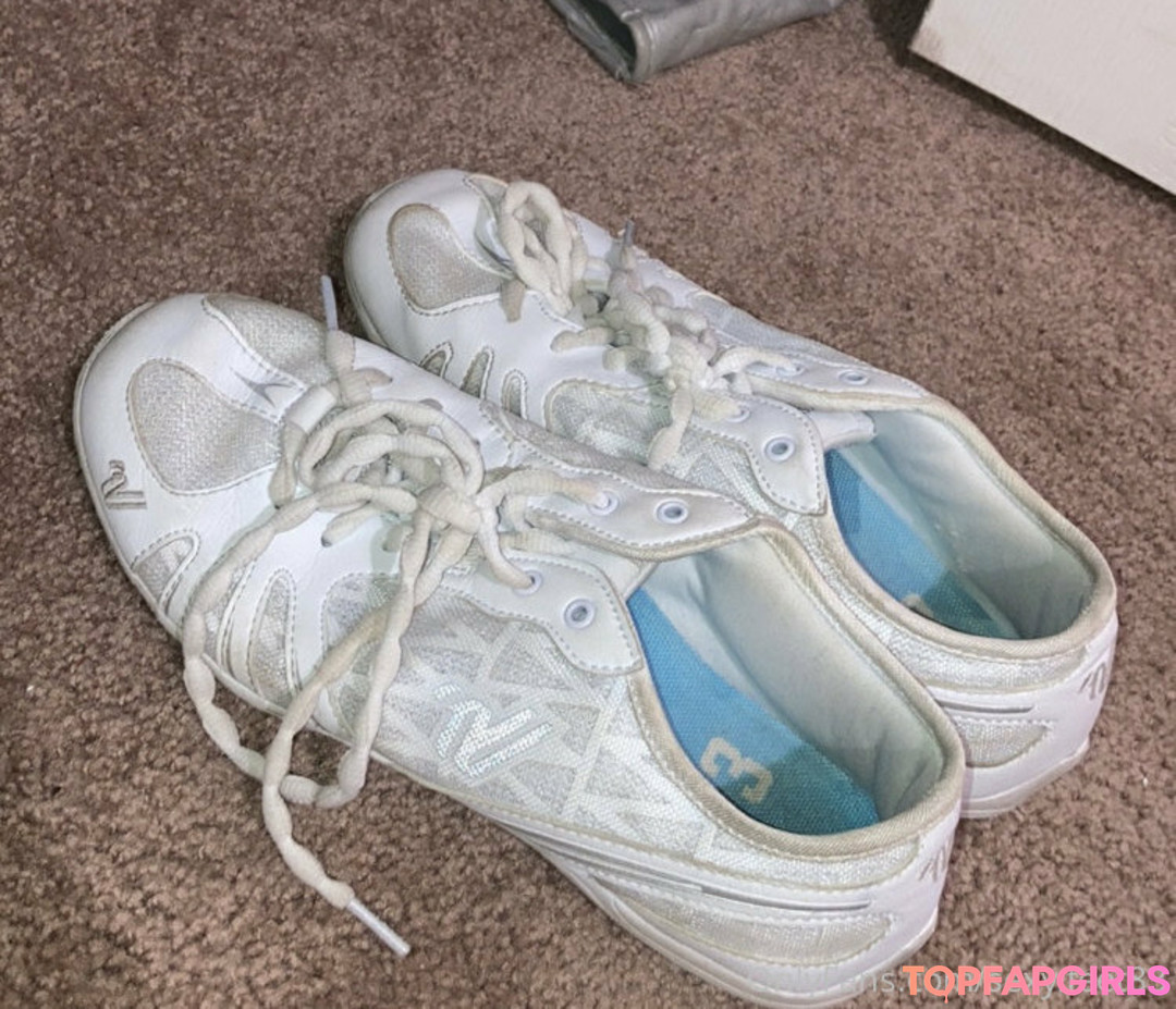 Foto di nudo di fuga di OnlyFans di Rhiannongoddess #8 Foto di nudo di fuga di OnlyFans di Rhiannongoddess #8