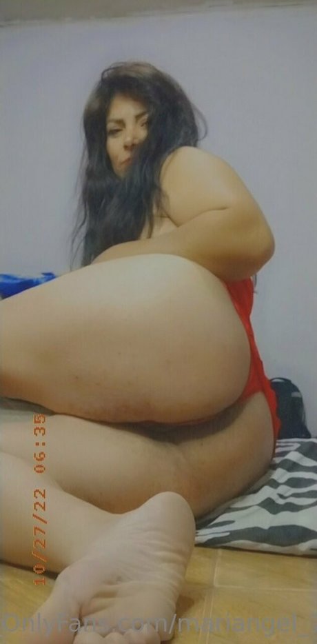 Foto di nudo di fuga di OnlyFans di Mariangel7u7