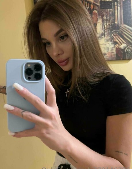 Foto di nudo di fuga di OnlyFans di Bellalla