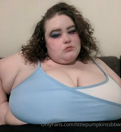 Foto di nudo di fuga di OnlyFans di Littlepumpkinssbbw