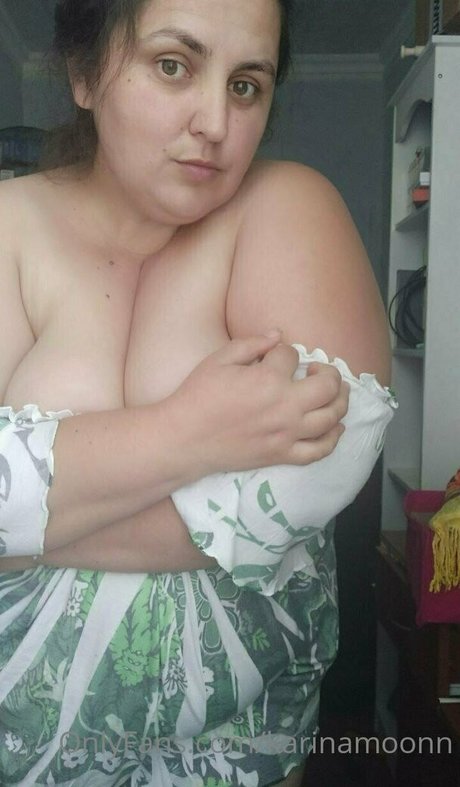 Foto di nudo di fuga di OnlyFans di Karinamoonn