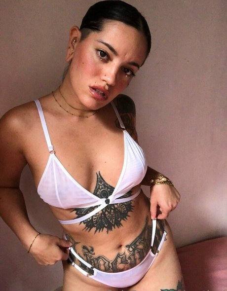 Foto di nudo di fuga di OnlyFans di Erotiniii