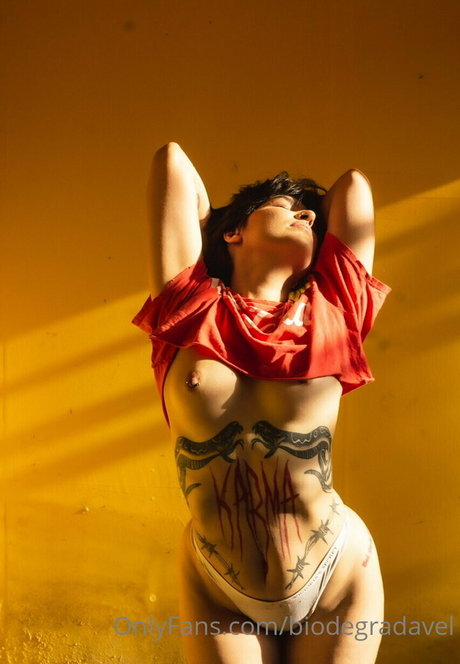 Foto di nudo di fuga di OnlyFans di Rayziebaby