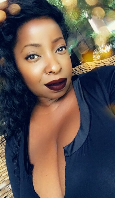 Foto di nudo di fuga di OnlyFans di Vanessablue