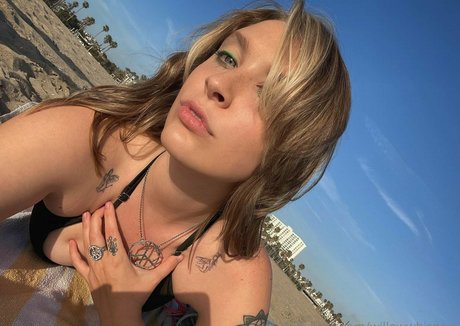 Foto di nudo di fuga di OnlyFans di Willowwhispers