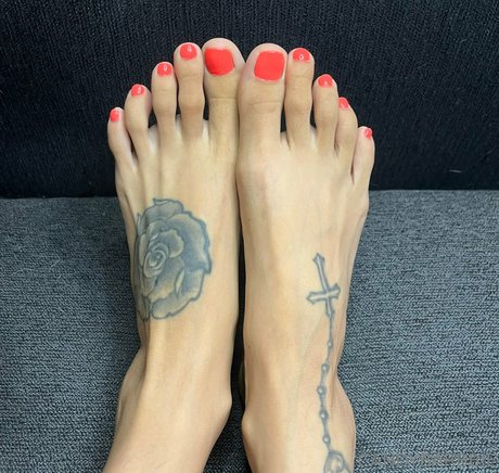 Foto di nudo di fuga di OnlyFans di Candybarbbie